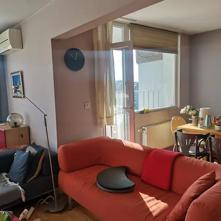 Апартамент Artsy Penthouse & Mountain View