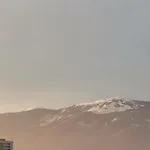Artsy Penthouse & Mountain View Apartmán