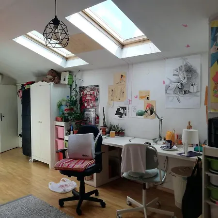 Artsy Penthouse & Mountain View *