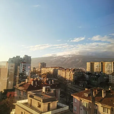 Apartmán Artsy Penthouse & Mountain View *