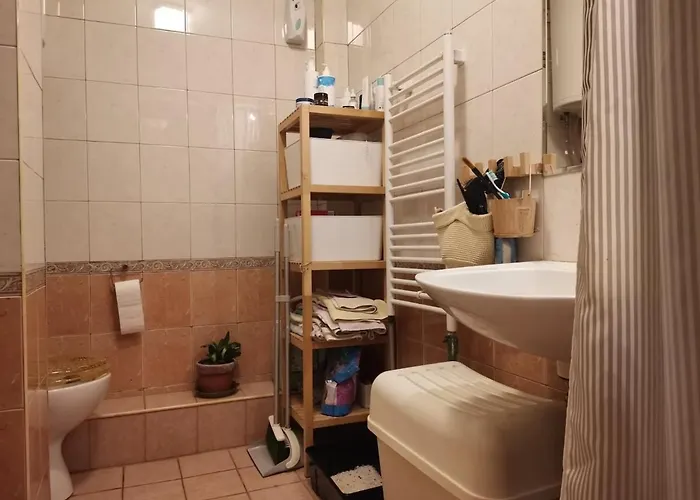 Artsy Penthouse & Mountain View