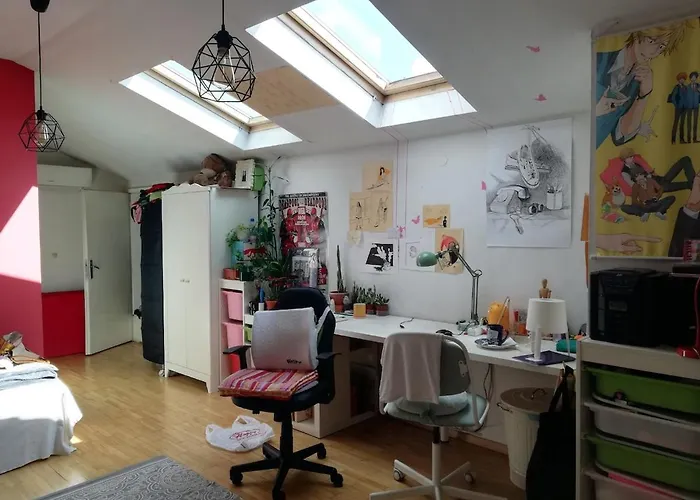 Artsy Penthouse & Mountain View *