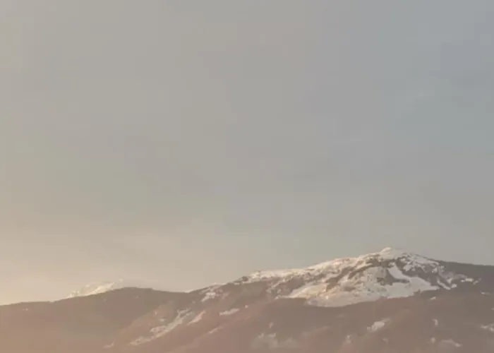 Artsy Penthouse & Mountain View Lejlighed